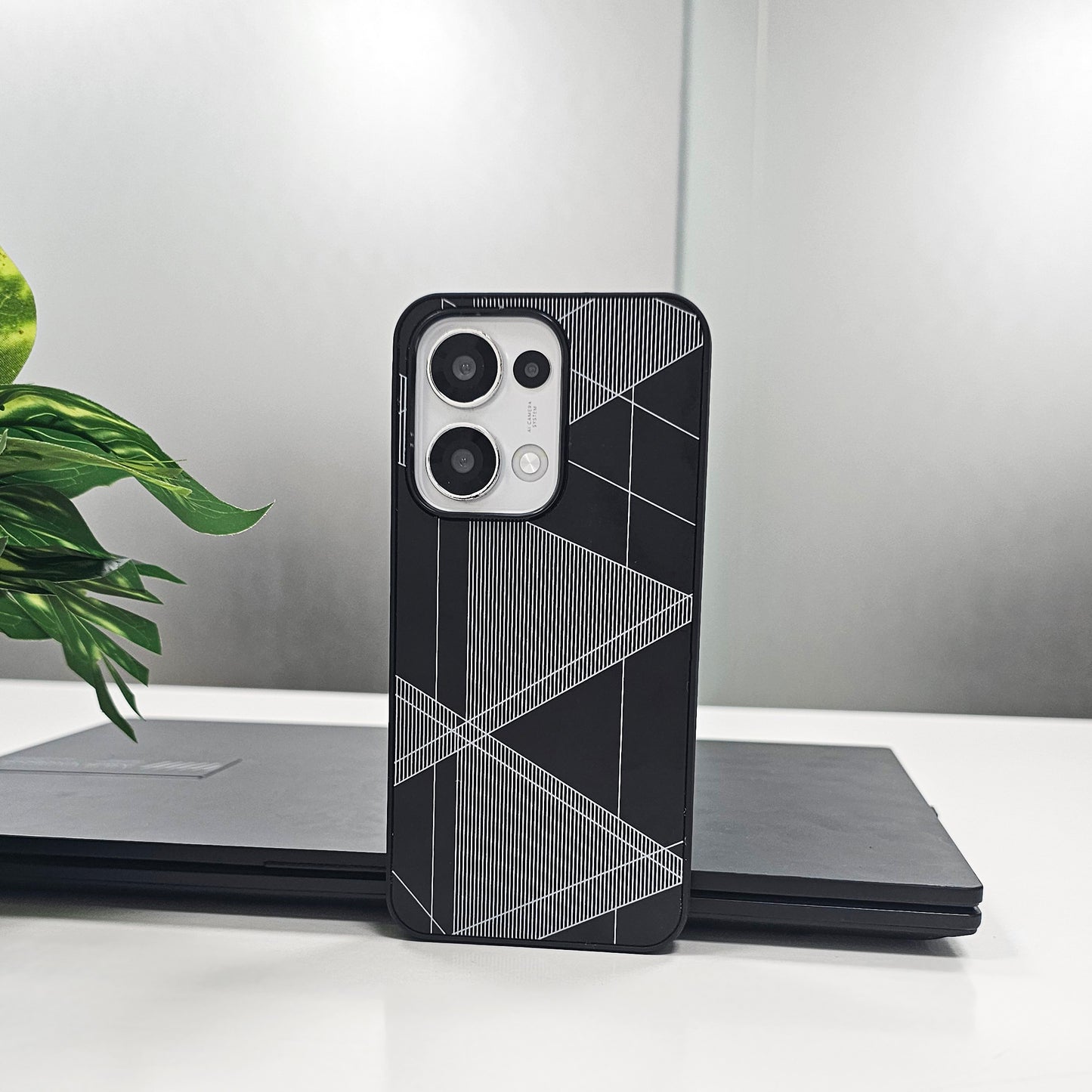 Oppo Reno13 5G Triangle Pattern Matte Back Shockproof Case